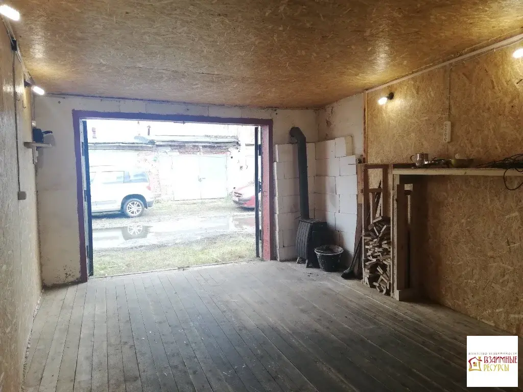 Продам гараж с земельным участком 24м в Великий Новгород. ул.Нехинская - Фото 1