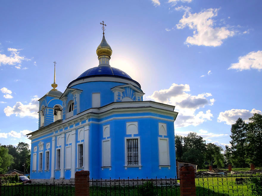 Дубна чеховский. Храм Владимирской иконы Божией матери Дубна. Церковь Владимирской иконы Божией матери в Дубне Чеховский район. Церковь Дубна Чеховский район. Чехов Дубна храм.