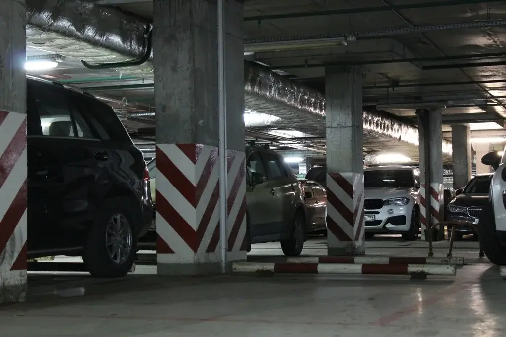 Сдам машиноместо в подземном паркинге м. Аэропорт - Фото 1