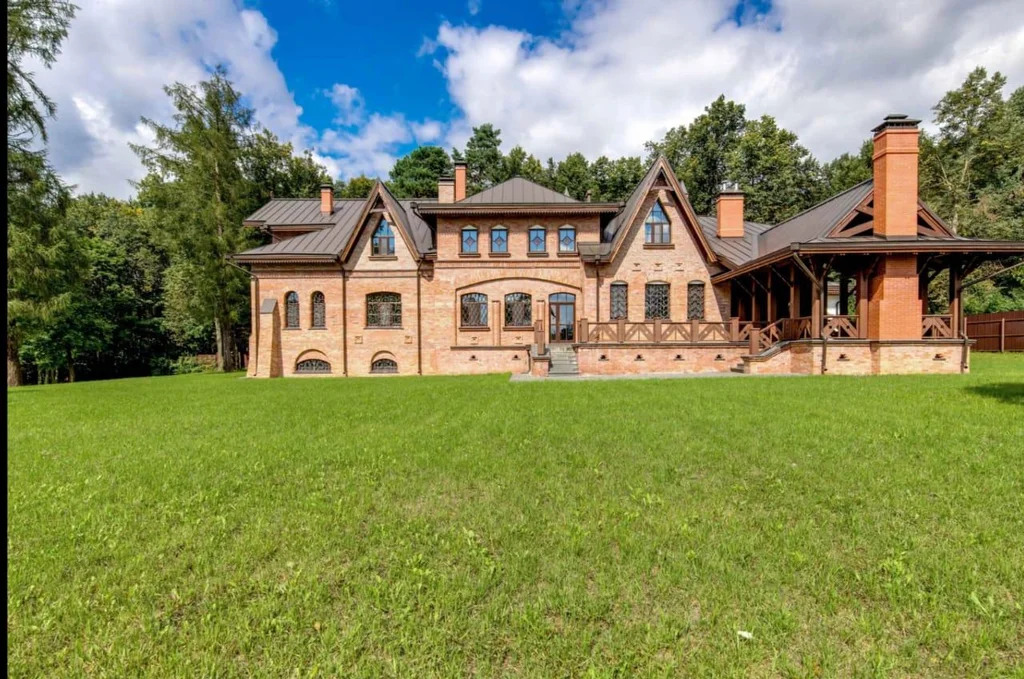 Коттедж 1100 м2 на участке 70 сот. - Фото 1