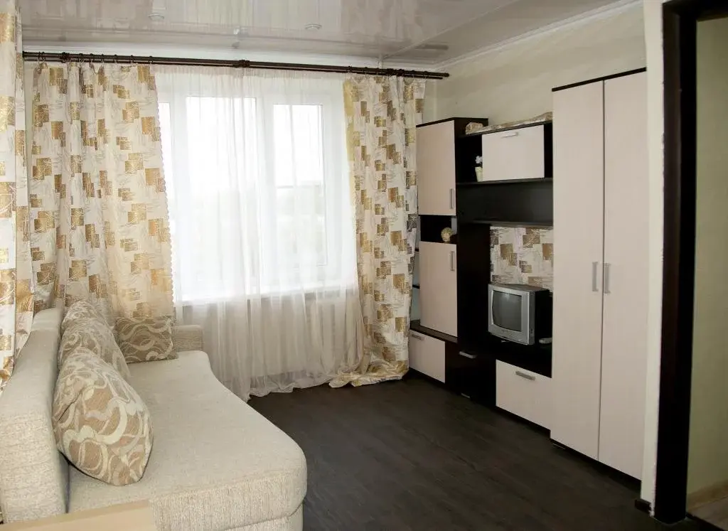 Снять комнату левый берег. Квартира в Магнитогорске спальня в квартире. Комната на левом берегу Магнитогорск. Сниму комнату левый берег Магнитогорск. Магнитогорск съем квартиры.