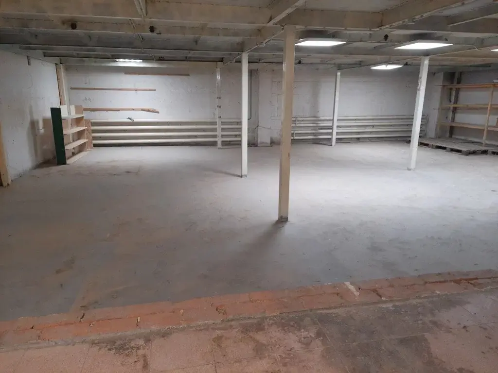 Аренда напрямую. 6 радиальная улица склад потолков. Коммерческой недвижимости в ленинградской области. Аренда напрямую. Помещение 2 кв м.