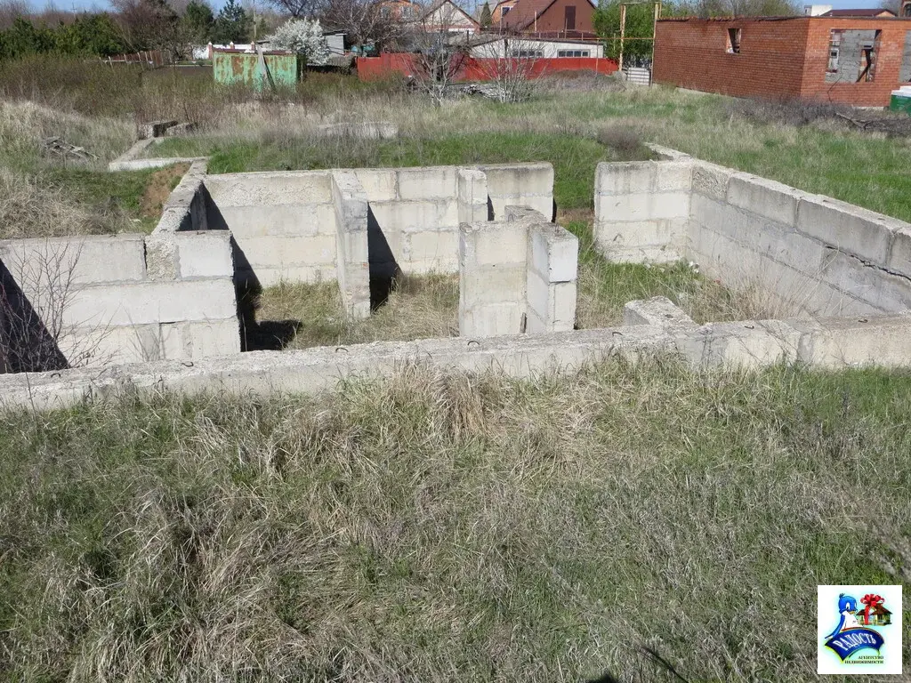 Продам большой участок с капитальным фундаментом. - Фото 1