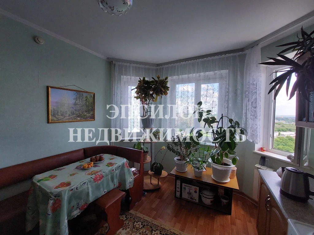 Продается 2-к Квартира ул. В. Клыкова пр-т - Фото 2