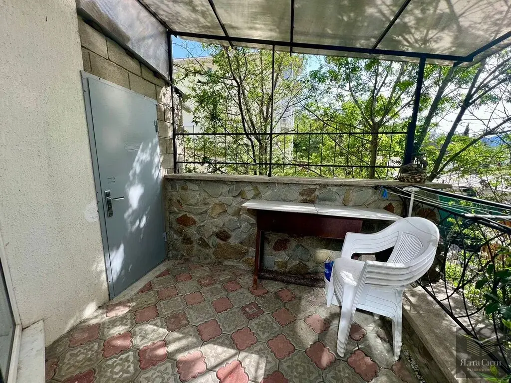 Комфортабельная 2-комнатная квартира с двориком в Массандре, ул. Умель - Фото 9