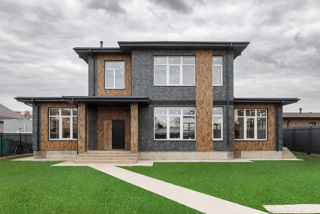 Коттедж 302 м2 на участке 8.65 сот. - Фото 1