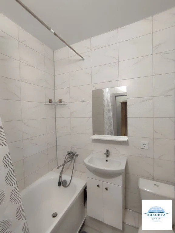 Продажа квартиры, Российский, улица имени В.М. Комарова - Фото 4