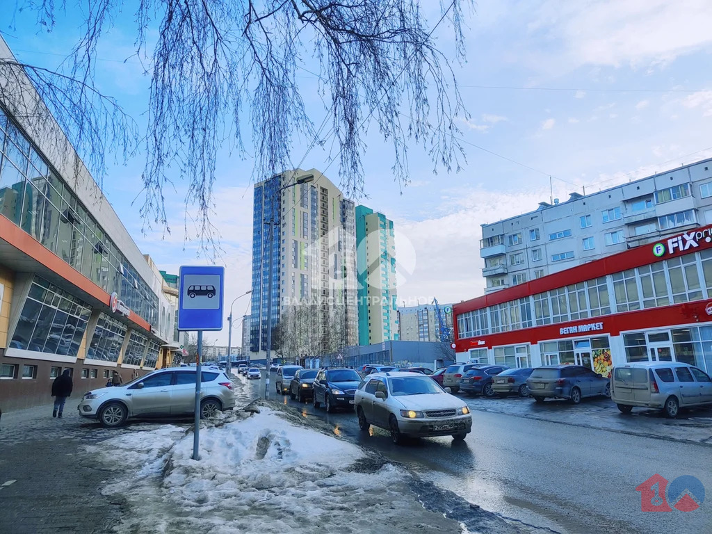 городской округ Новосибирск, Новосибирск, улица Есенина, д.12/1, ... - Фото 3