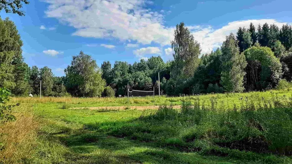 Бревенчатый дом на участке 1 гектар рядом с красивым озером - Фото 8