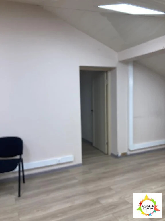 В офисном здании на мансардном 5 ом этаже предлагаем под офис 17,2 кв - Фото 3