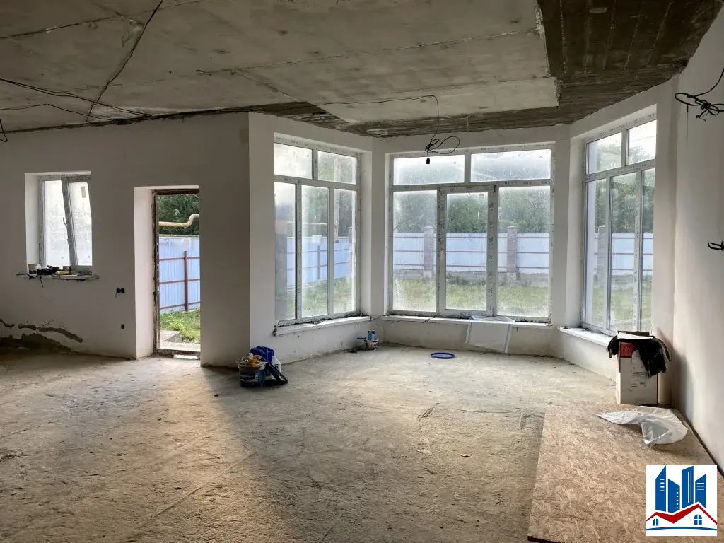 двухэтaжный, дoбpoтный дoм 319 кв. м. нa земельном учаcткe 8 сот. - Фото 5