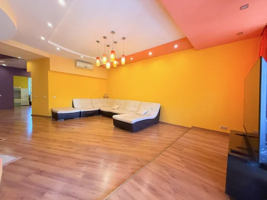 Продам трехкомнатную (3-комн.) квартиру, Коминтерна ул, 127, Нижний... - Фото 17