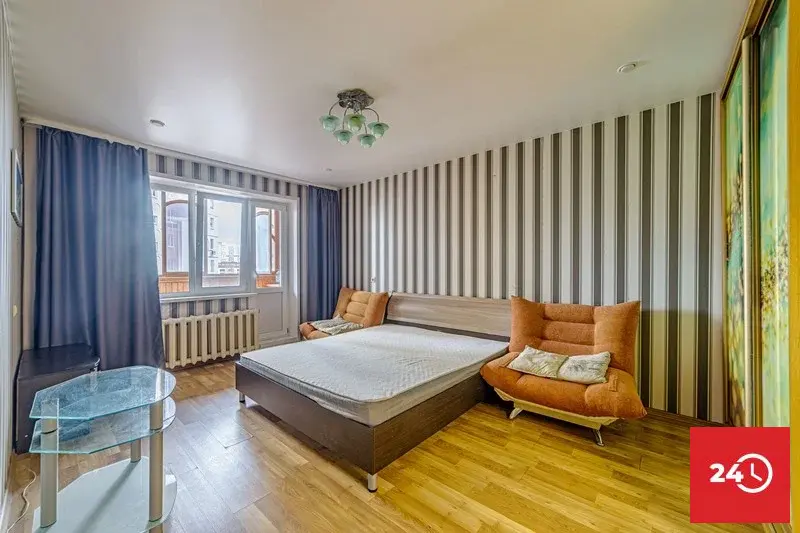 В продаже 1 комнатная  квартира по ул. Антонова, 23  ремонтом и мебель - Фото 1