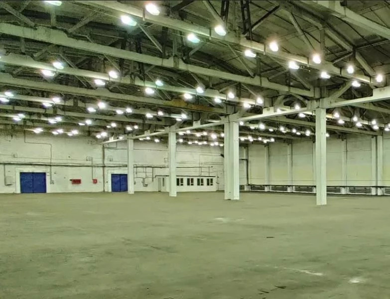 Аренда помещения пл. 2016 м2 под склад, производство, , офис и склад . - Фото 0