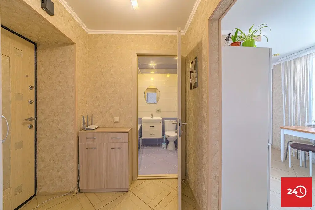 Отличная  1-комнатная  квартира с ремонтом, мебелью и техникой - Фото 9