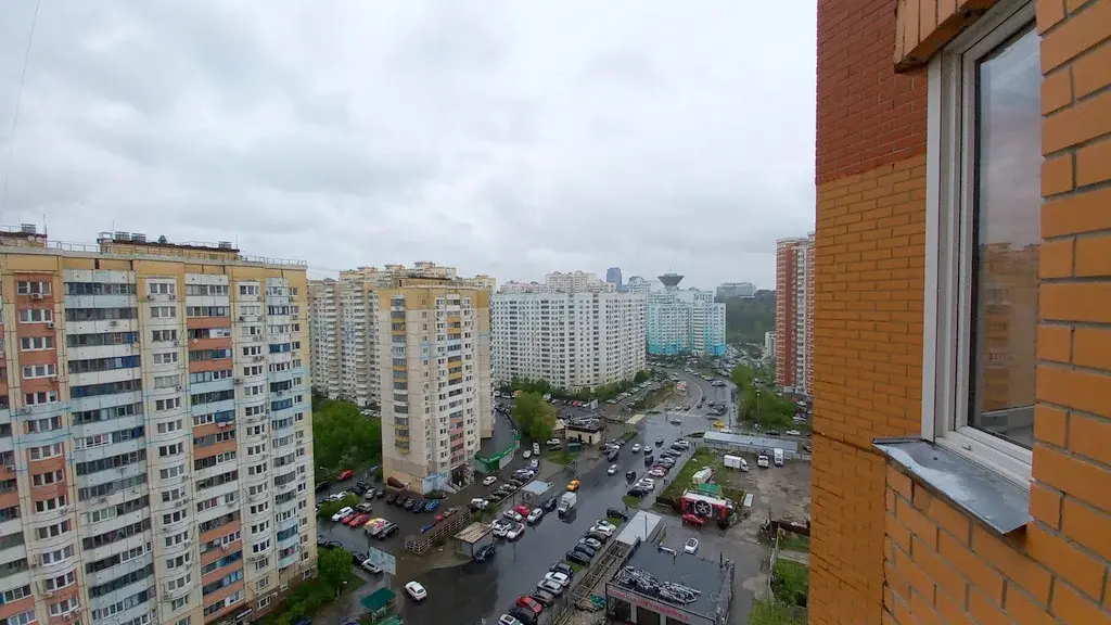 Продается просторная 2-х комнатная квартира в  на 17 этаже 25-этажного - Фото 2