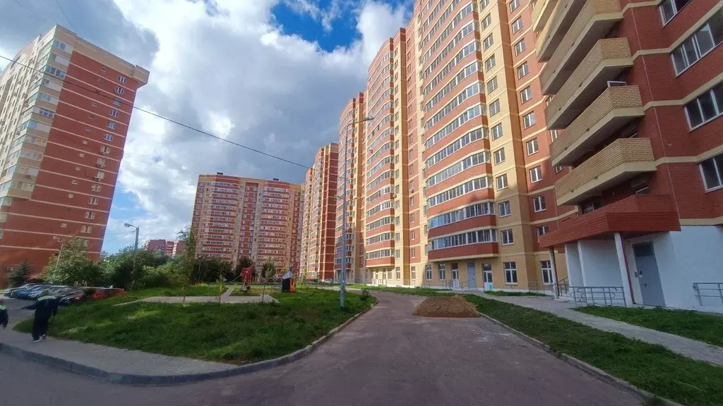 Продам квартиру в Лобне - Фото 1