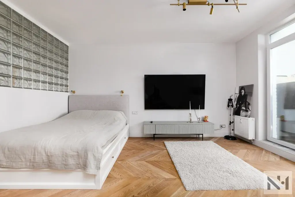 видовая 1-комнатная квартира у Невы - Фото 1