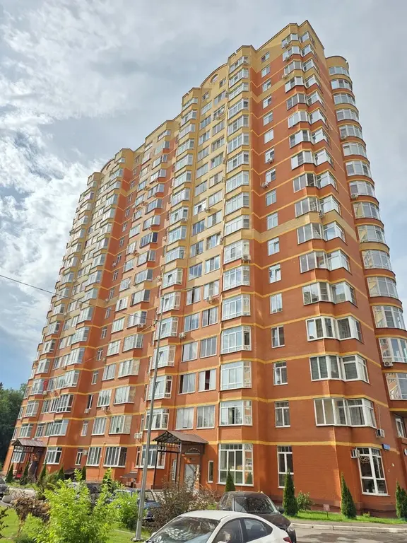Продажа 2х к.кв. с ремонтом в ЖК Резиденция Горки 10 - Фото 0