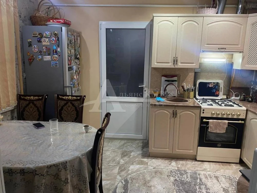 Продажа дома, Георгиевск, Островского ул. - Фото 0