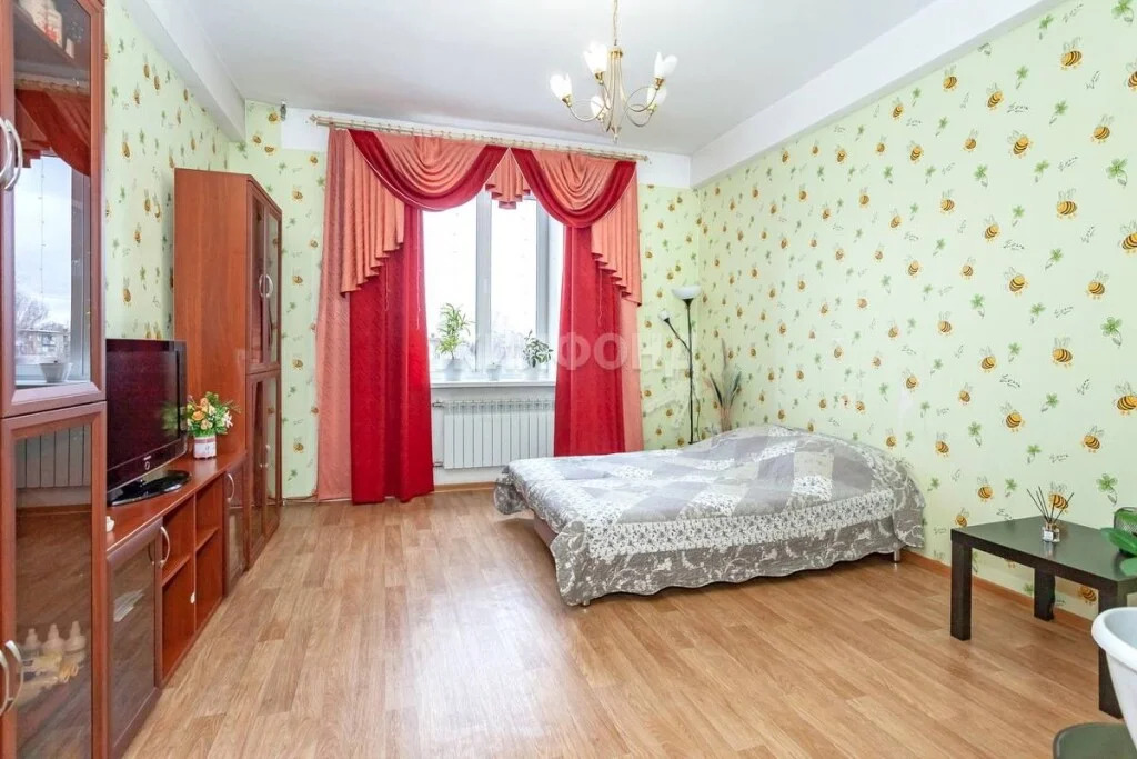 Продажа квартиры, Новосибирск, Сибиряков-Гвардейцев пл. - Фото 0