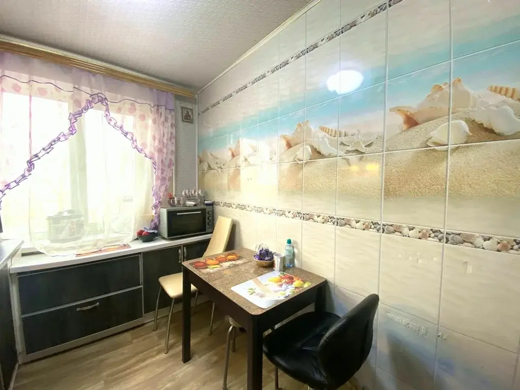 Трехкомнатная квартира в 4-м микрорайоне, дом 3 - Фото 2