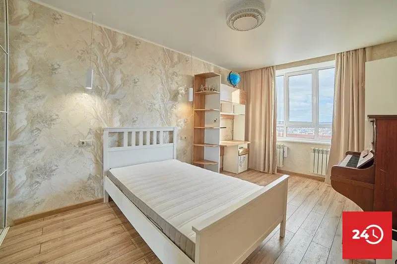 Квартира с тремя спальнями и дизайнерским ремонтом по пр. Победы 97 - Фото 9