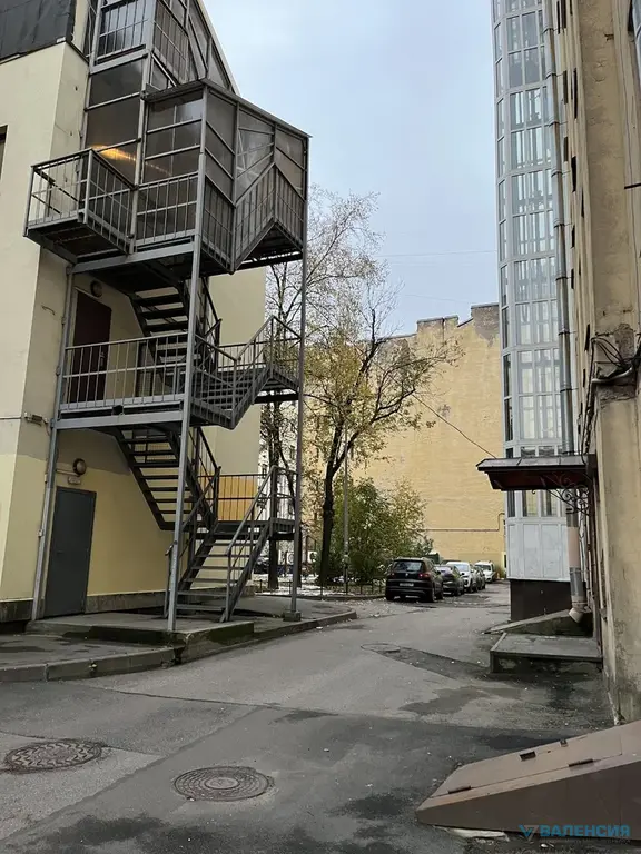 Продается 2-х комнатная квартира 54,8м2 на 3 этаже, Нарвский пр. 10. - Фото 0