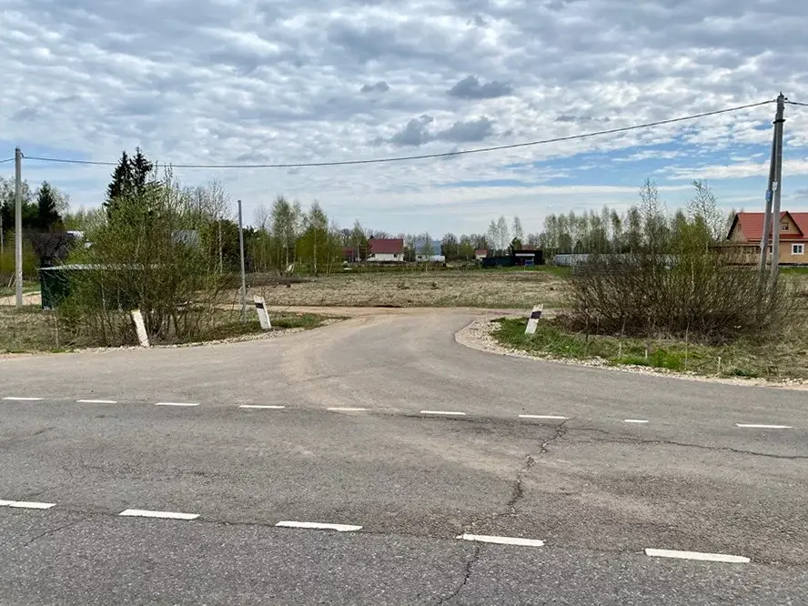 Участок 10 сот ИЖС в дер. Комлево, Рузский городской округ - Фото 0