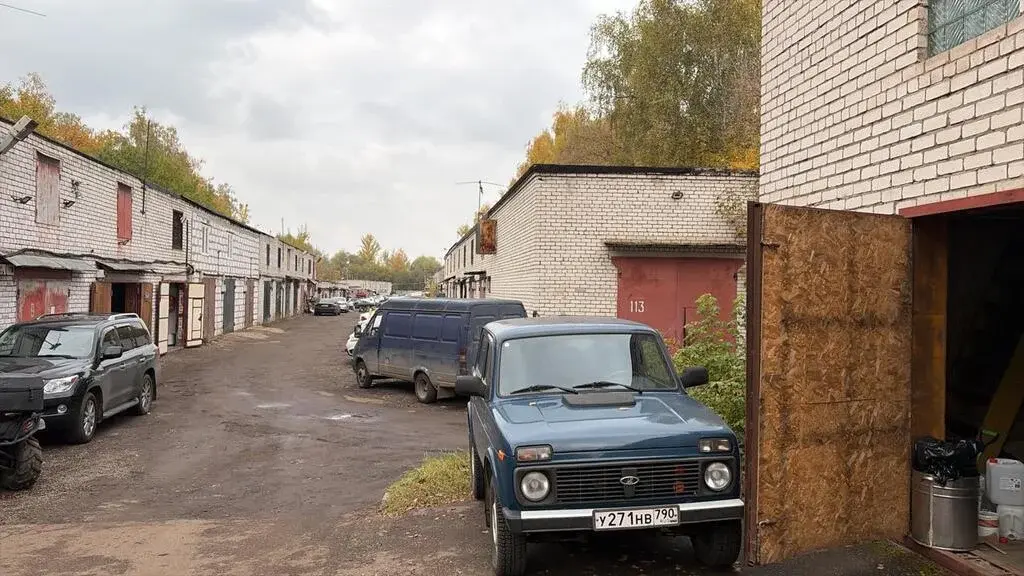 Двухэтажный кирпичный гараж 69,4 кв.м свободная продажа - Фото 1
