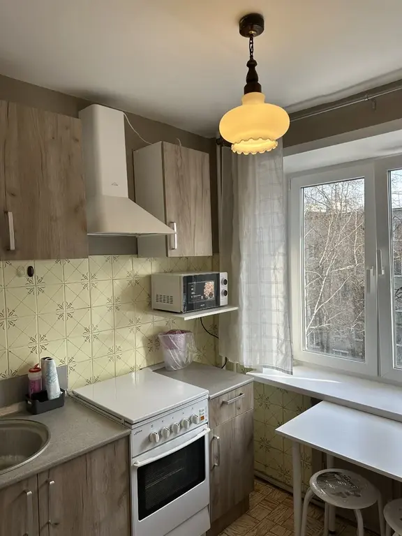 Однушку в Малаховке рядом с платформой Малаховка Поперечная улица,д.1 - Фото 1