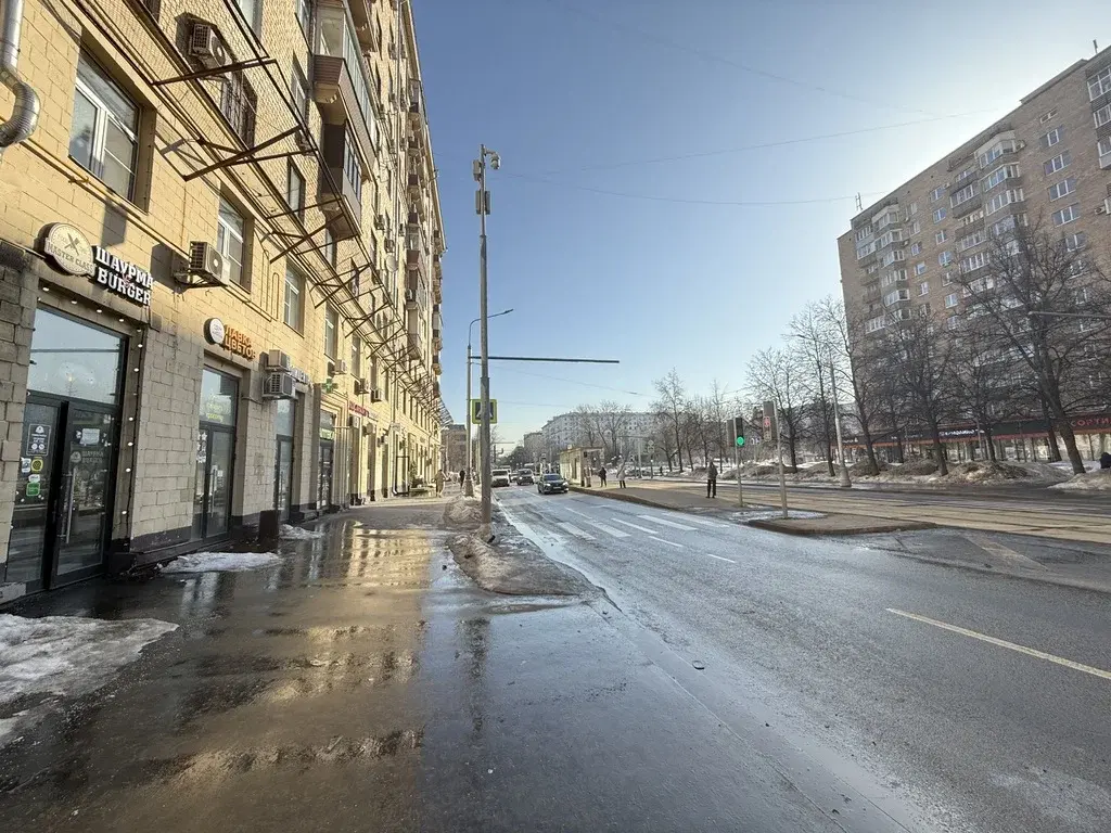 Помещение с отдельным входом на 1 этаже с высокими потолками - Фото 5