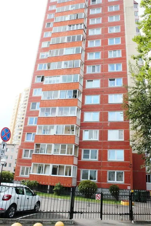 Продам 2 кк.61.4 кв.м. у метро Ветеранов - Фото 1