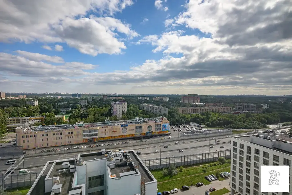 Видовая трешка с дизайнерским ремонтом - Фото 24