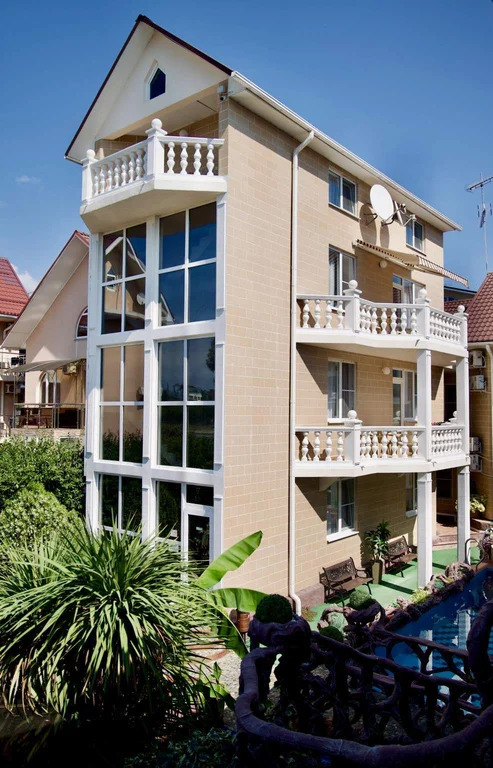 Продается действующий гостевой дом 739,6 м2 в пгт. Сириус - Фото 0