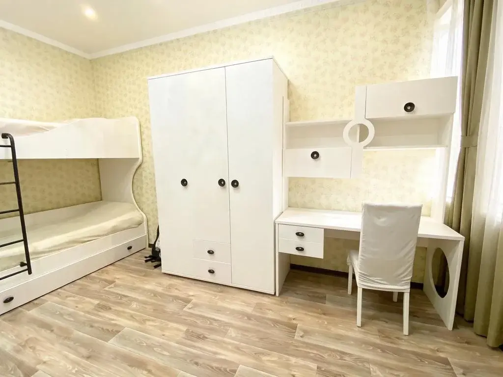 Продается 4-комнатная квартира с ремонтом,мебелью и кладовой в подарок - Фото 7