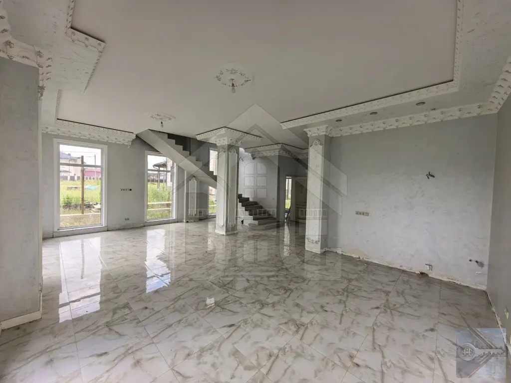 Шикарный дом с дизайнерским ремонтом 215 кв. м., 6 соток - Фото 5