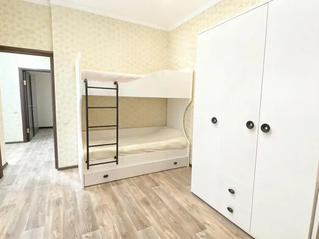 Продается 4-комнатная квартира с ремонтом,мебелью и кладовой в подарок - Фото 8