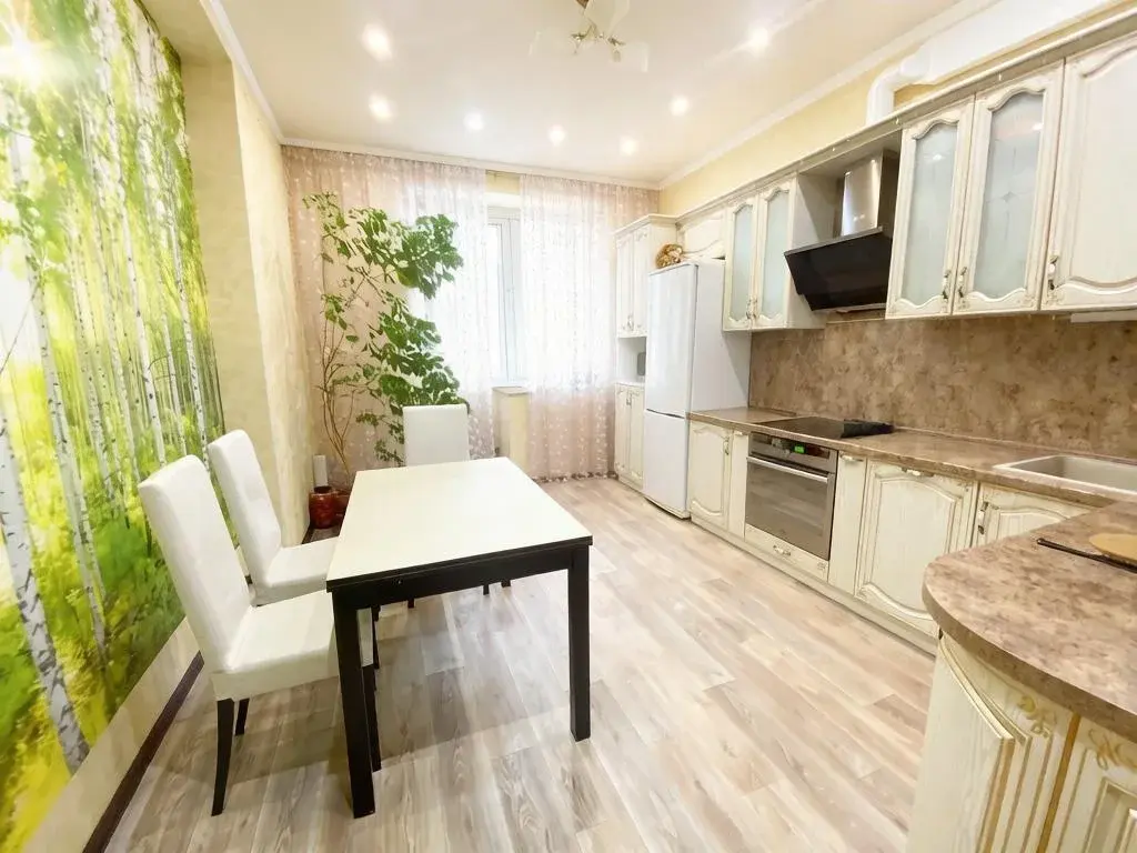 Продается 4-комнатная квартира с ремонтом,мебелью и кладовой в подарок - Фото 2