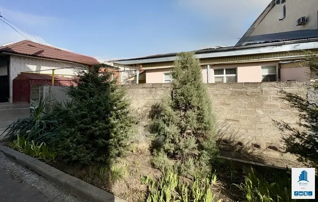 Дом с земельным участком в центре города под коммерцию. - Фото 1