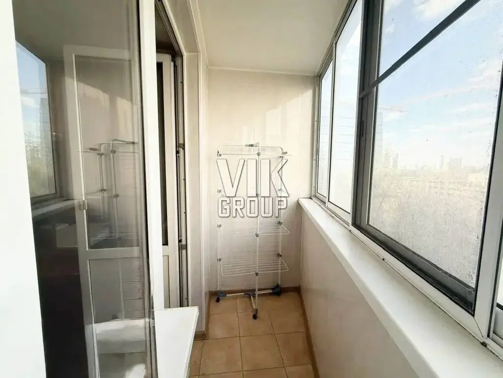 Предлагается светлая трёхкомнатная квартира с хорошим ремонтом - Фото 17