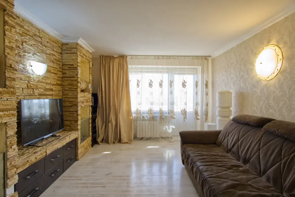 Квартира с видом на горы и озеро в кирпичном доме - Фото 1