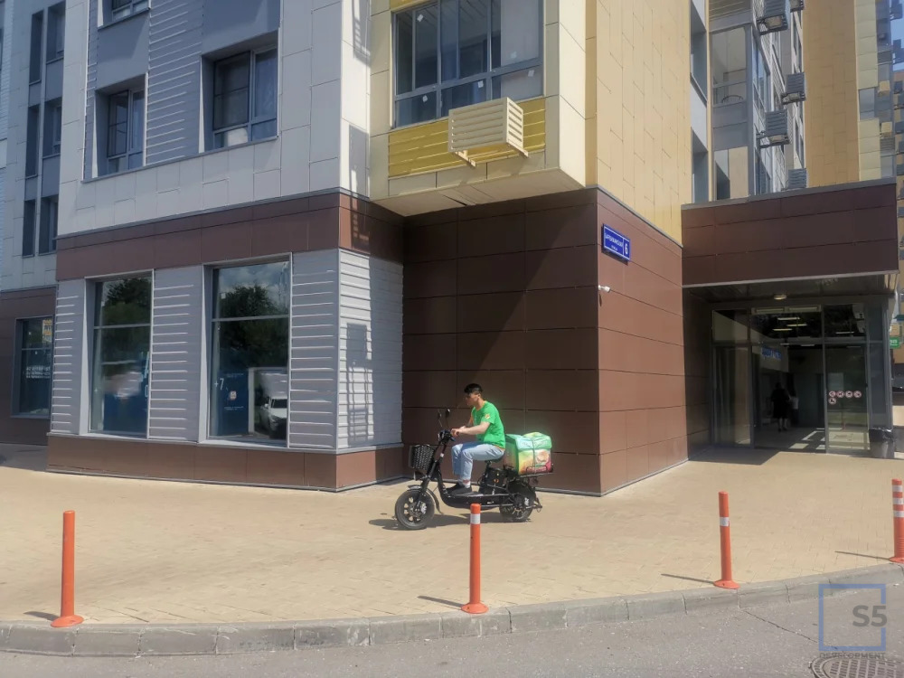 Аренда торгового помещения, ул. Барвихинская - Фото 1