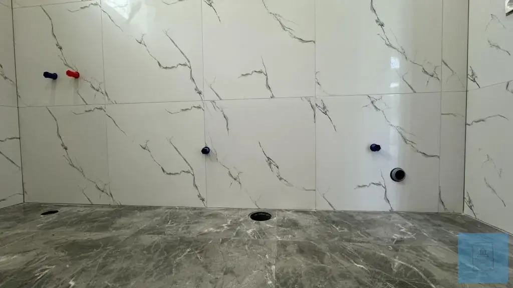 дом 117 м2 с коммуникациями и ремонтом на участке 6 соток - Фото 9