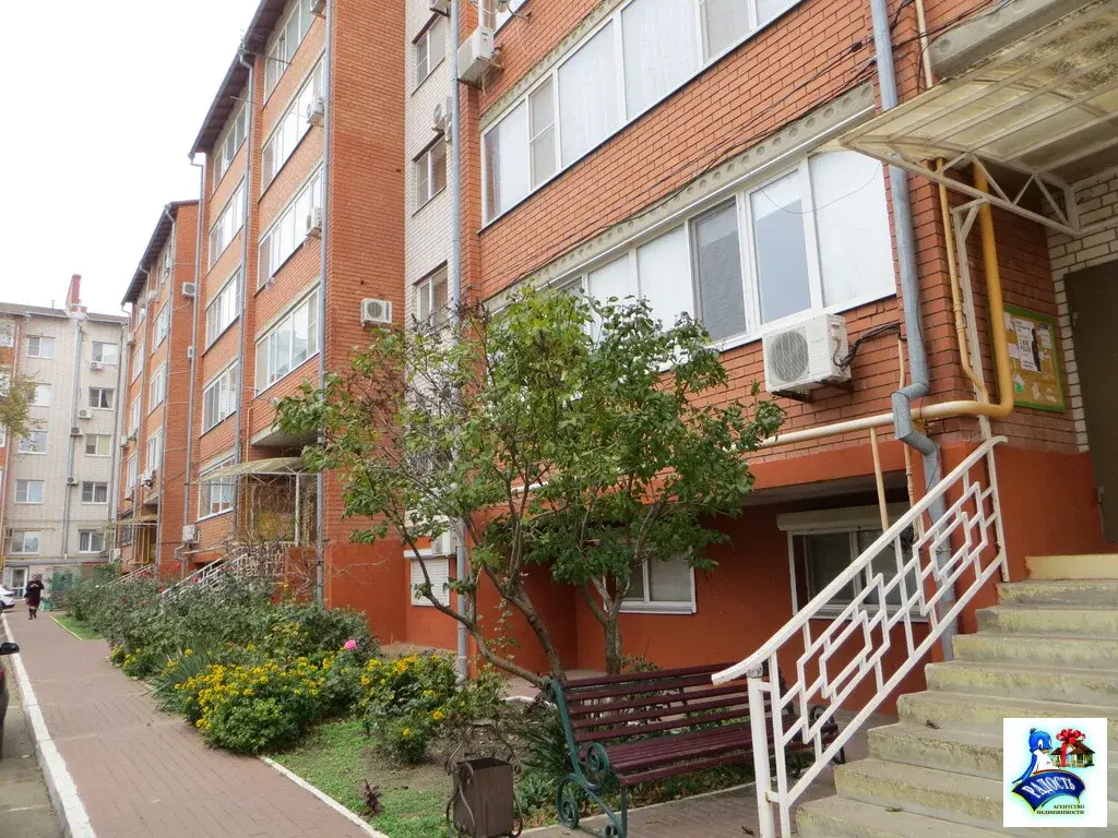 Продам двушку в тихом, хорошем месте в центре Ейска. - Фото 1