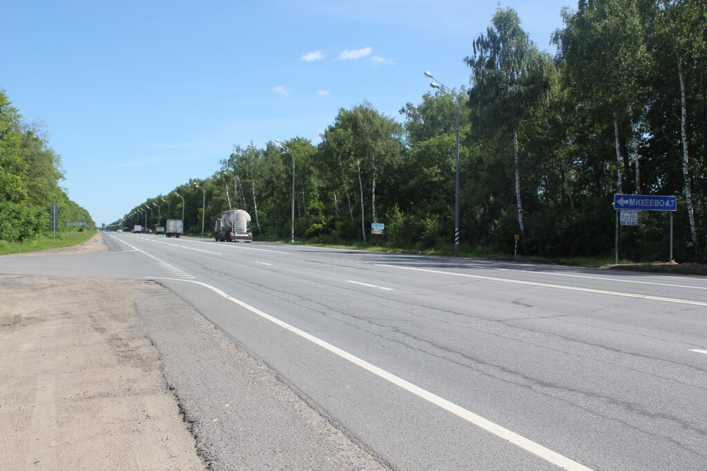 Возле д. 56 Км Новорязанского шоссе. 49 Км МКАД. Деревня рядом с Новорязанским шоссе.