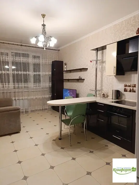 Продается квартира - Фото 1
