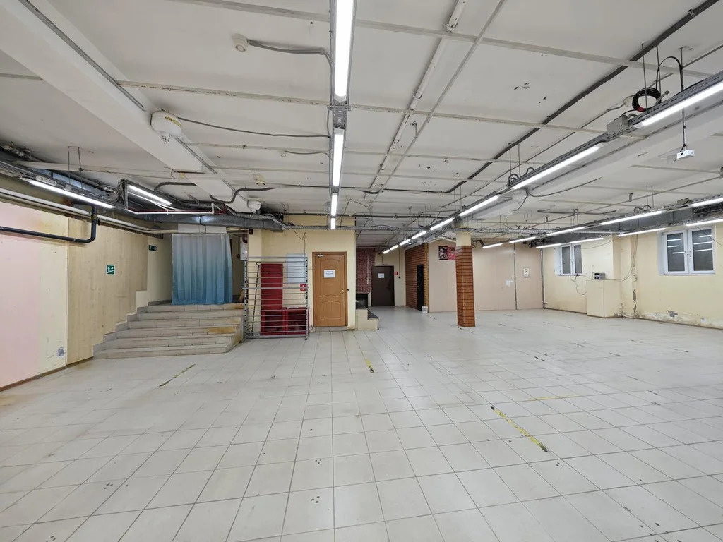 Помещение свободного назначения 500 м2 в аренду - Фото 4