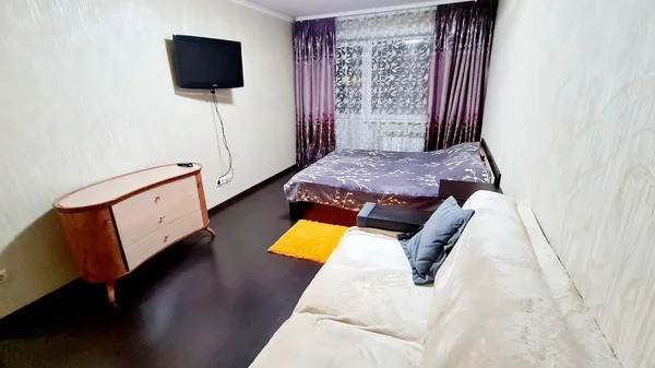 1- комнатную квартиру в центре г.Южно-Сахалинска сдам посуточно - Фото 0