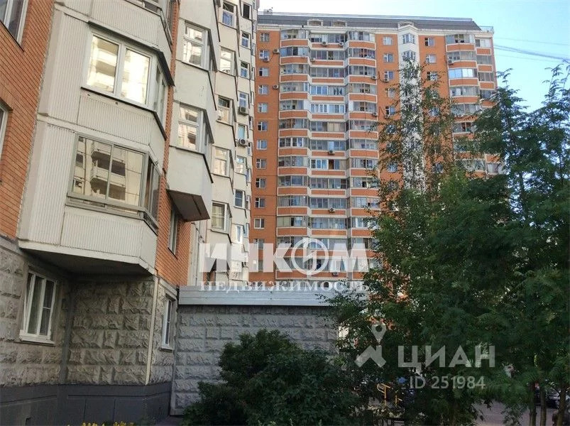 ул верхние поля д 2. ул верхние поля 2. 2. верхние поля, 35к2. станция люблино улица верхние поля далеко лето.